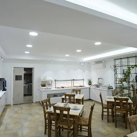 Iapetos Village ホテル シミ