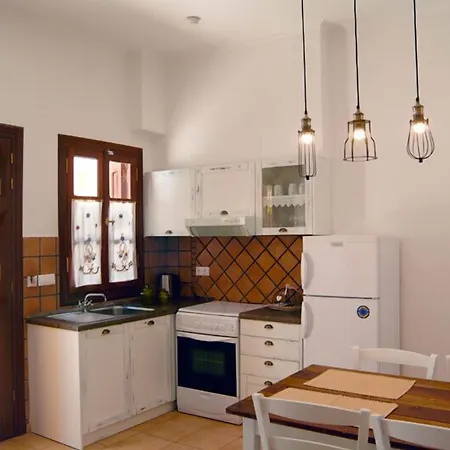 ホテル Iapetos Village