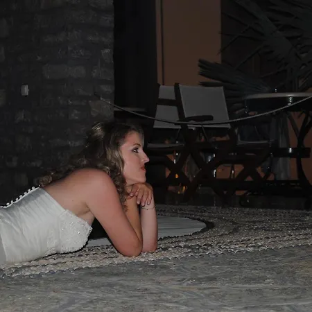 Iapetos Village シミ