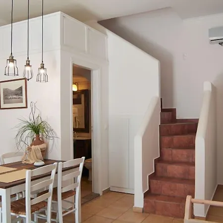 Iapetos Village Sými