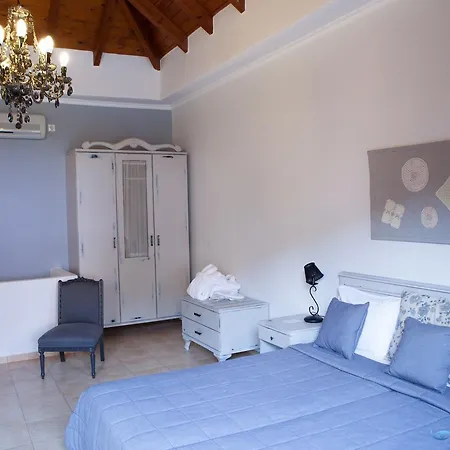 Iapetos Village Sými