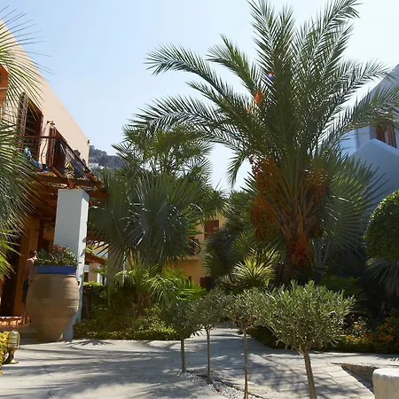Iapetos Village מלון 4*