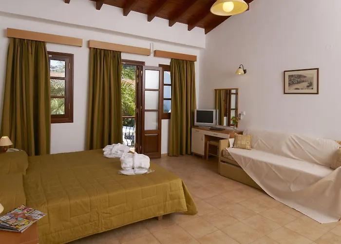 Hotel Iapetos Village