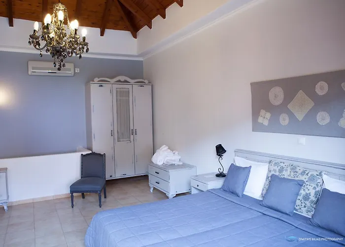 Iapetos Village 시미